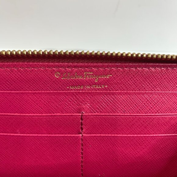 Salvatore Ferragamo Red Wallet - Picture 8 of 9